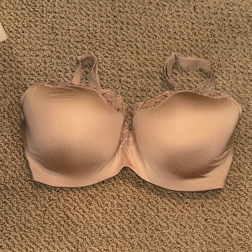 Le Mystere Nude Smooth T-Shirt Bra with Lace Trim new without tag